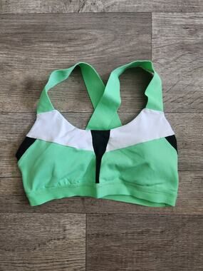 ALO Green Size Small Colorblock Pullover Sports Bra Logo Padded Cross Strap